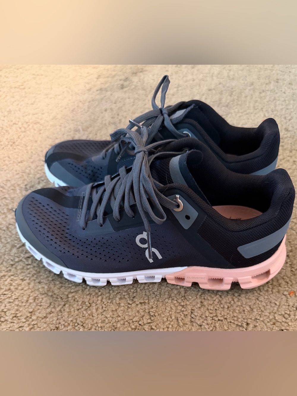 The On Women's Cloudflow in the Rock/Rose size women’s 5